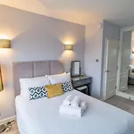 Modern 1-Bedroom Flat - Walk To Covent Garden